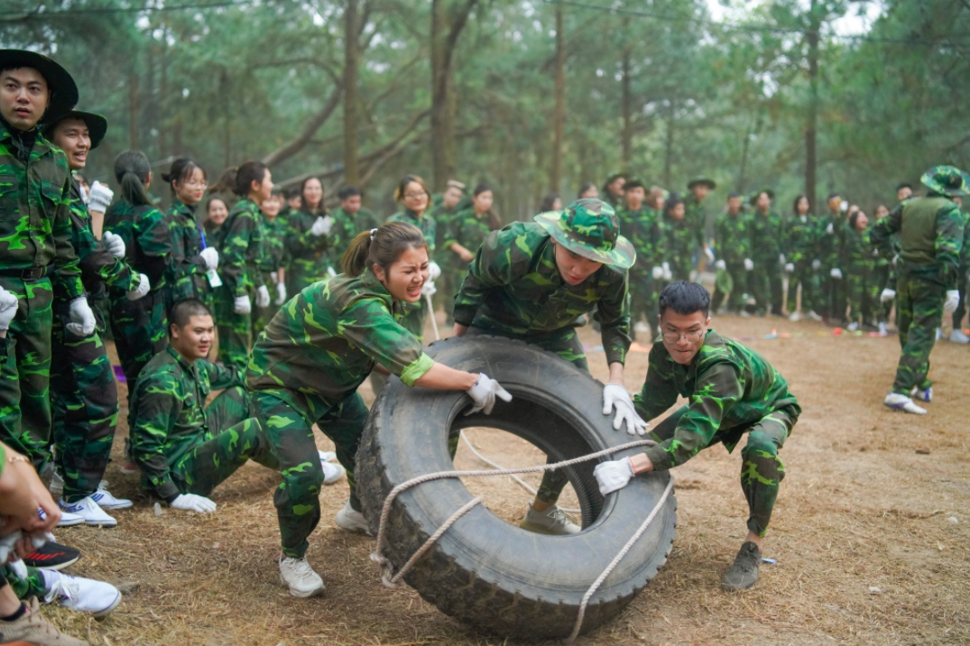 Du Lịch Xanh & Viet Green Team Building chuyên tổ chức các chương trình Teambulding nhập ngũ quân đội chuyên nghiệp, tổ chức  team building chiến binh thép, team building chiến trường khốc liệt, rèn luyện ý chí kiên cường.
